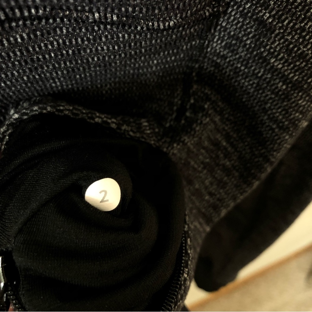 Lululemon | Runderful 1/2 Zip - Picture 5 of 5